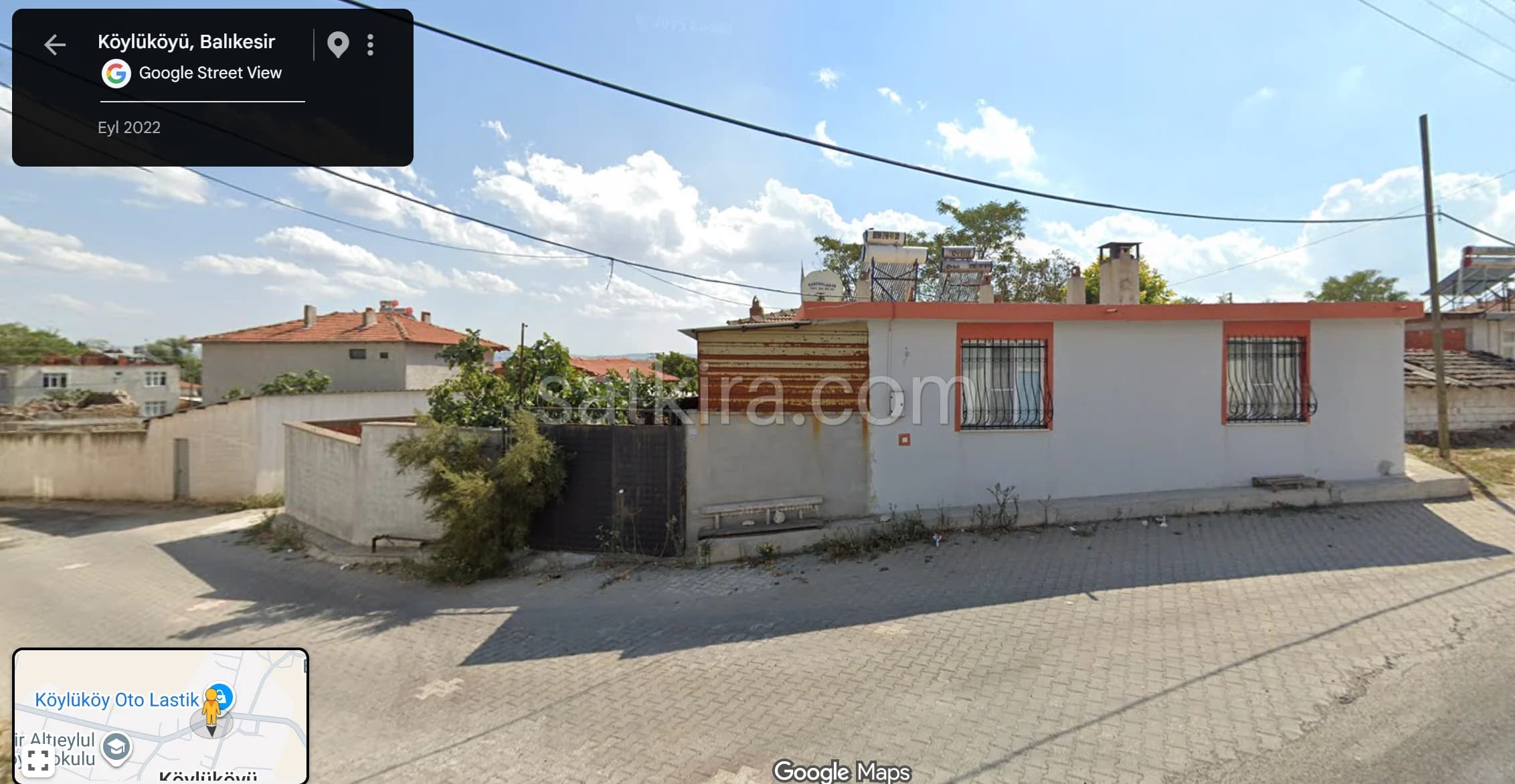KÖYLÜKÖY MERKEZDE CADDE ÜSTÜNDE BAHÇELİ MÜSTAKİL EV